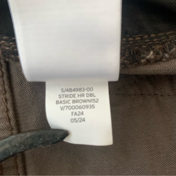 Gap High Rise Corduroy Stride Wide-Leg Pants in Basic Brown - Picture 15 of 15